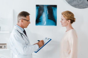 Zapalenie Płuc: Przyczyny, Objawy, Diagnoza i Sposoby Leczenia