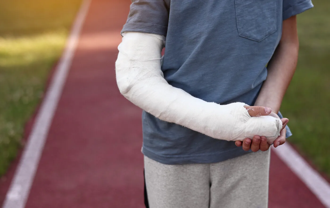 Złamanie Ręki: Typy, Objawy, Leczenie i Rehabilitacja - Radamed