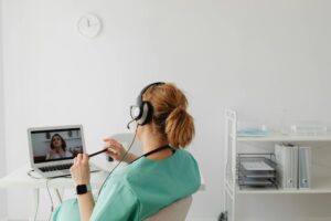 Zamawianie recepty online krok po kroku. Poznaj kluczowe informacje.