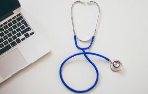 Dlaczego tabletka dzień po jest na receptę? Wyjaśniamy szczegóły.