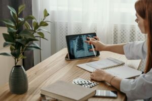 Telemedycyna w 2025 roku w Polsce. Wszystko, czego warto być świadomym!