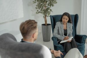 Czym różni się pierwsza konsultacja psychiatryczna od kolejnej?