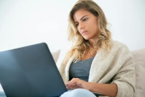 E-recepta od psychiatry: najważniejsze aspekty pomocy psychiatry online.