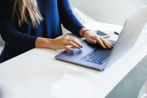 Telemedycyna w Polsce po pandemii: czy Polacy zaufali e-wizytom na stałe?