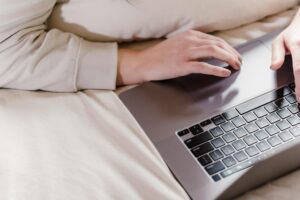 Leczenie otyłości online – na czym polega ekonsultacja przez Internet?