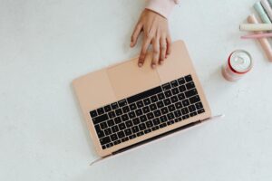 Legalne e-zwolnienie lekarskie przez internet – kiedy jest ważne i jak wygląda procedura