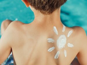 Alergia na słońce – kiedy objawy utrzymują się po zakończeniu urlopu