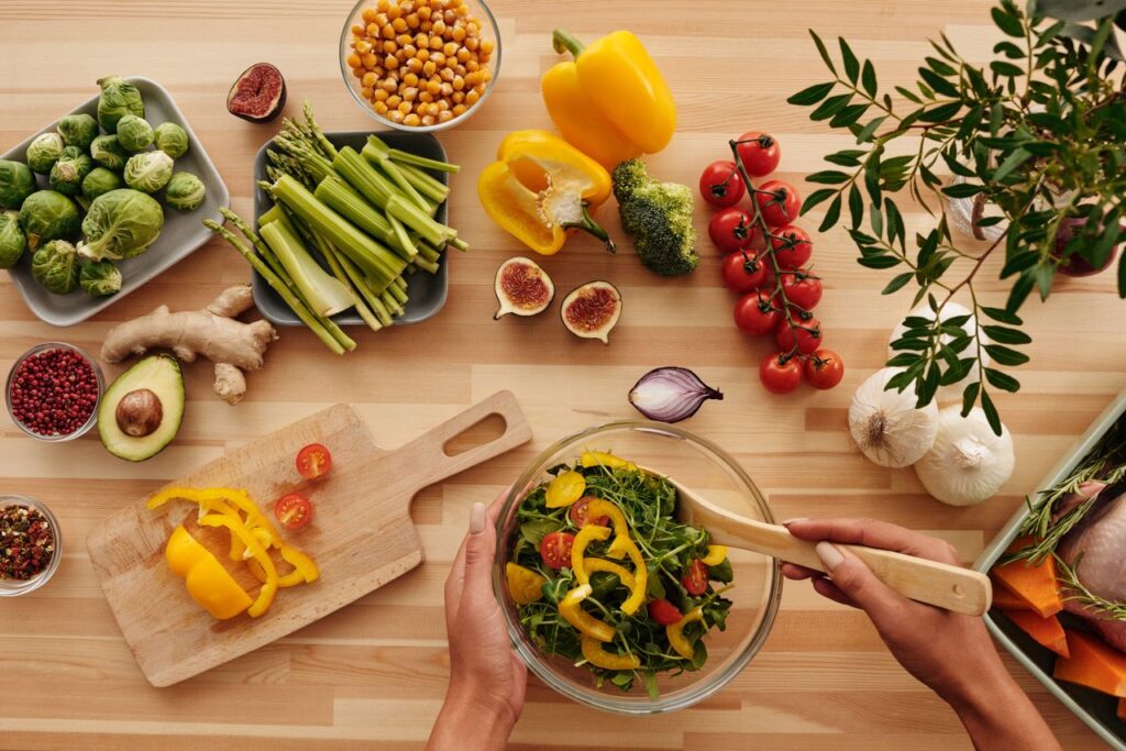 Dieta po wakacjach – jak wrócić do zdrowego odżywiania bez restrykcyjnych diet